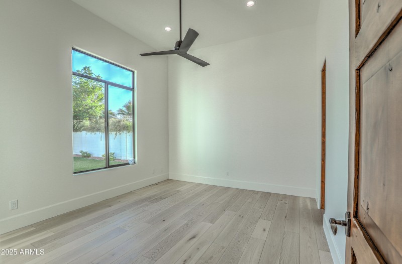 Bedroom 3 w/en suite