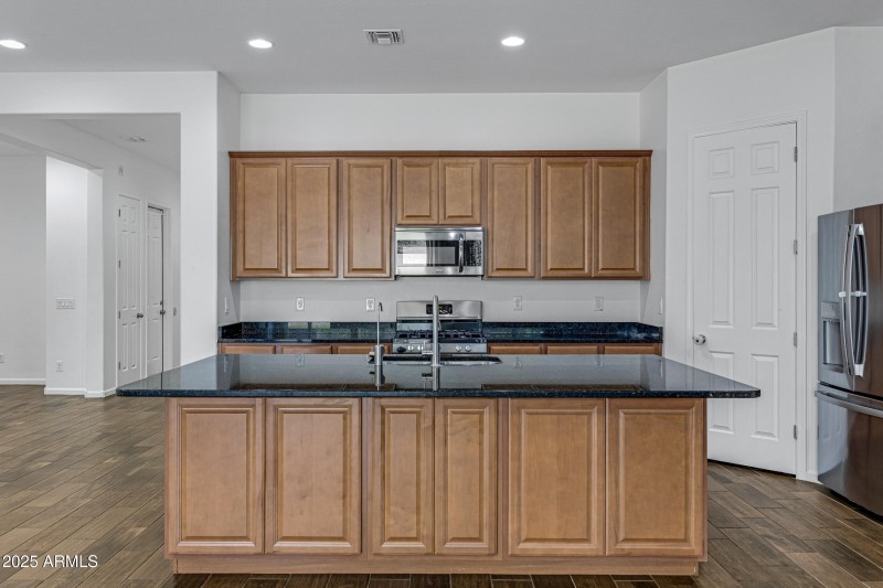 3518 E Walnut Rd-13