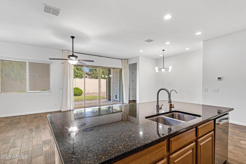 3518 E Walnut Rd-17