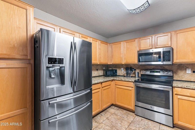 11_2113 w nancy ln-11