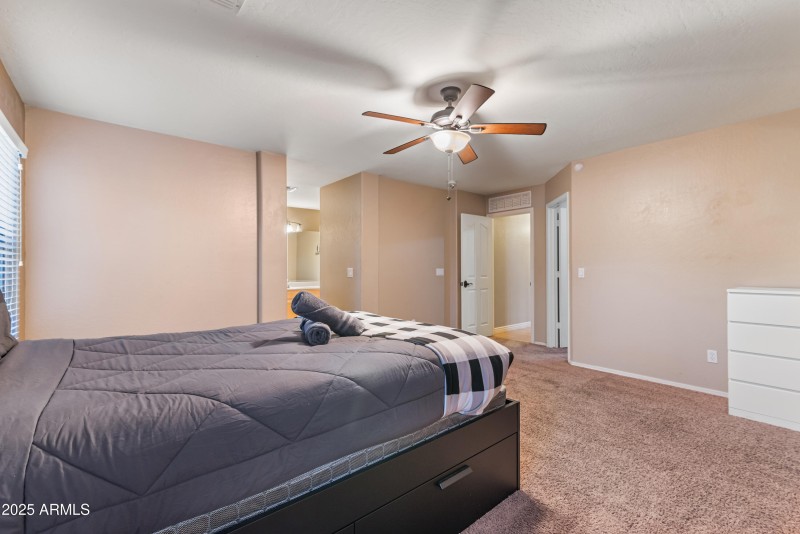 19_2113 w nancy ln-19