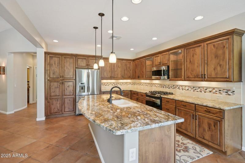 24-web-or-mls-N 163rd Dr-S0910-024