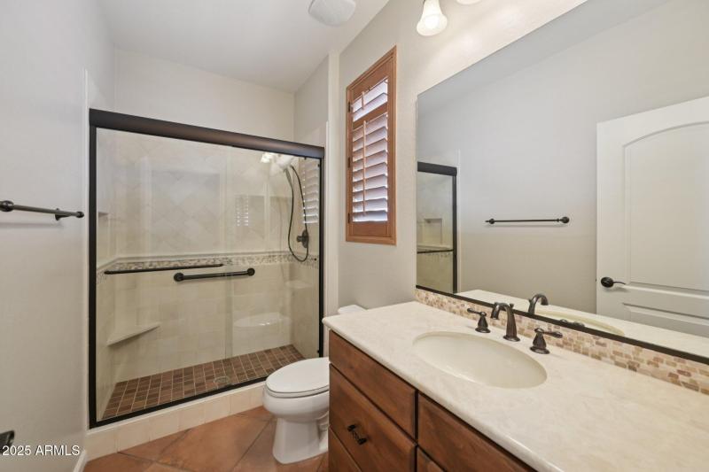 37-web-or-mls-N 163rd Dr-S0910-037