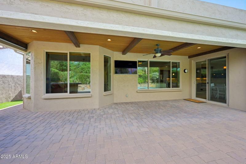 42-web-or-mls-N 163rd Dr-S0910-042