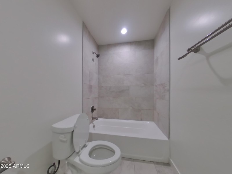 13_pc_VzYBhTxVaB_P09kBYXKSp_layout_1