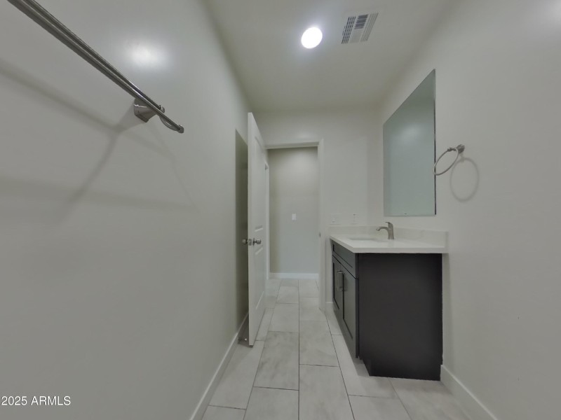 14_pc_VzYBhTxVaB_MldbvHgjF3_layout_0