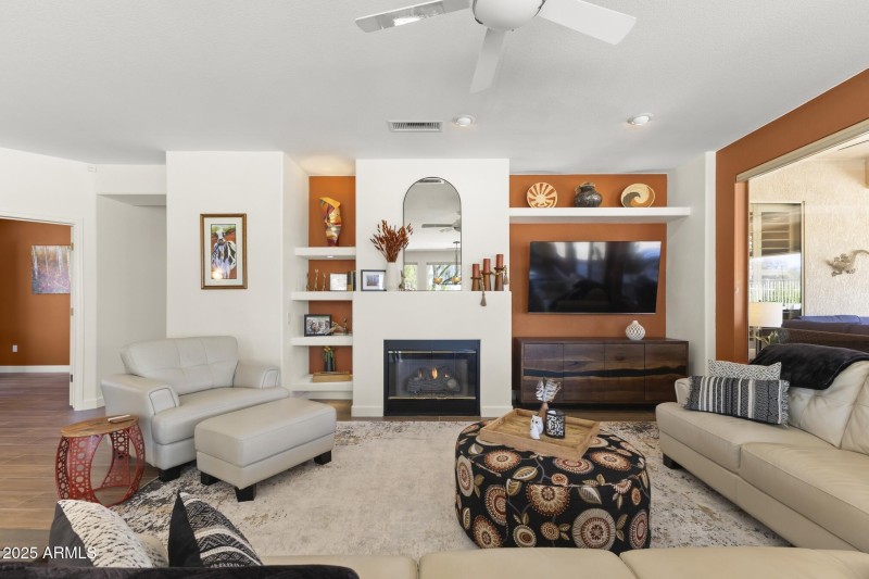 Elegant Enteretainment niche