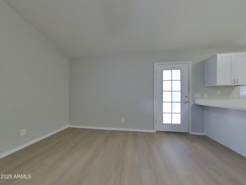 4_pc_3ECbLViFl8_gpWYva8EuW_layout_0