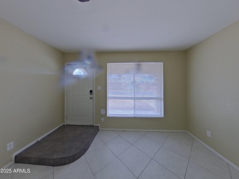 2_pc_LHGlU6NB45_lipeYuzhcR_layout_1