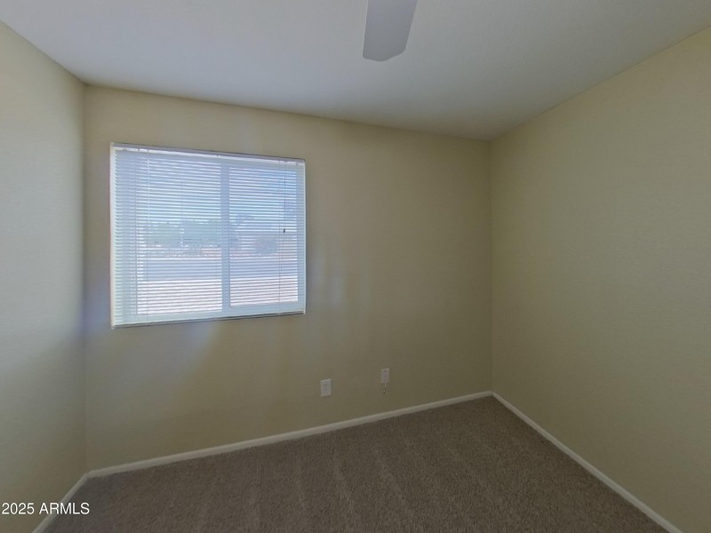 12_pc_e7wZK670Jo_dClLdeiXnX_layout_0