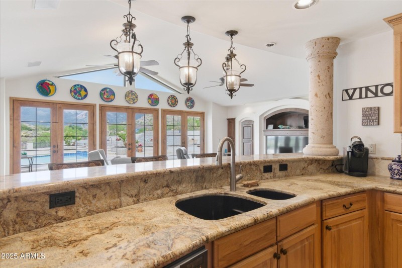 Ample counter top space