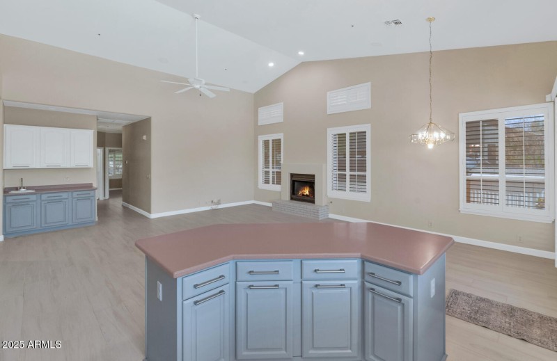 6751 E Duane Ln-large-016-041-6751 E Dua