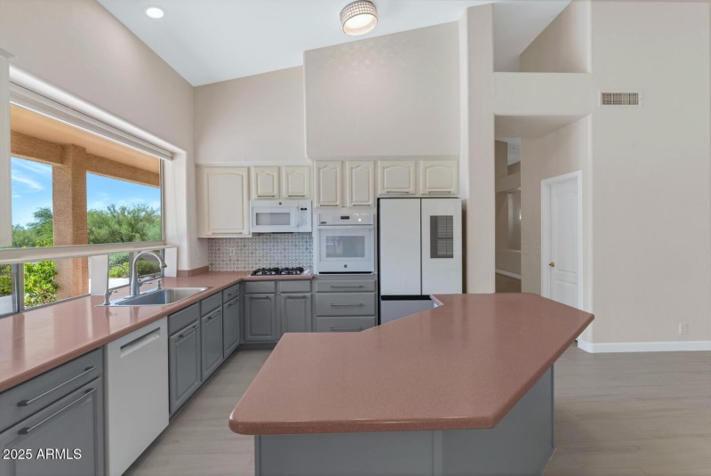 6751 E Duane Ln-large-017-042-6751 E Dua