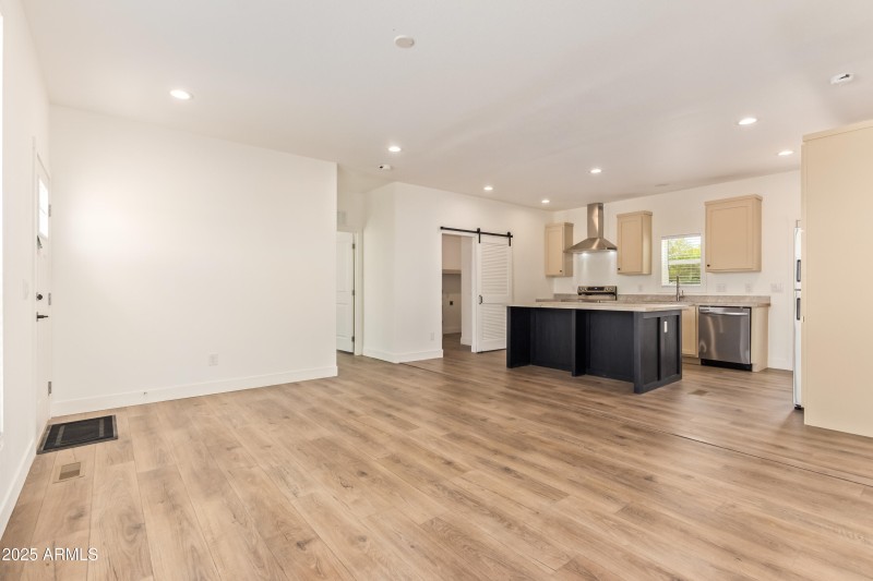 LIVING ROOM: KITCHEN