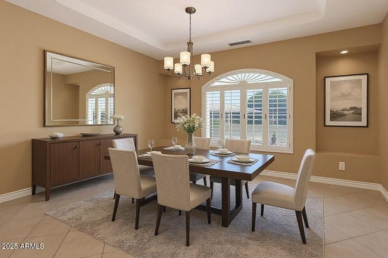 9 Staged Dining Room