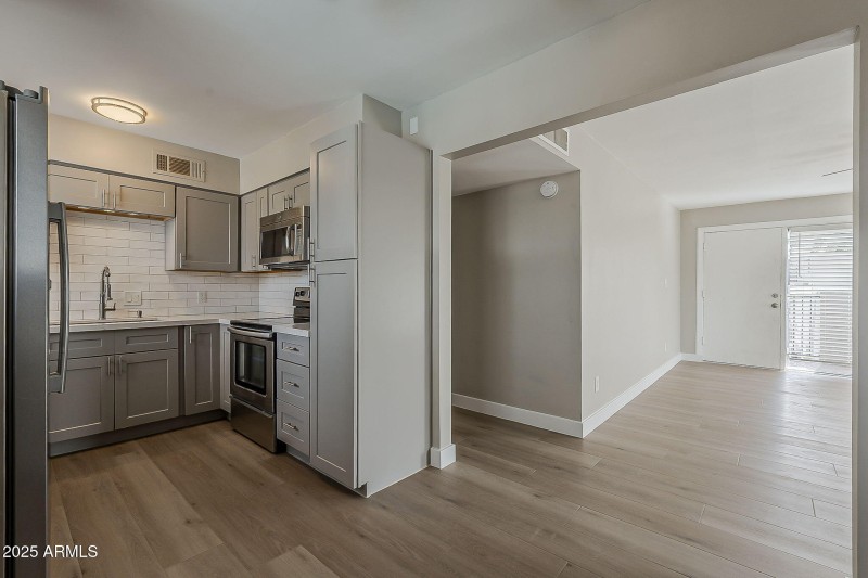 Dining Nook Near Kitchen
