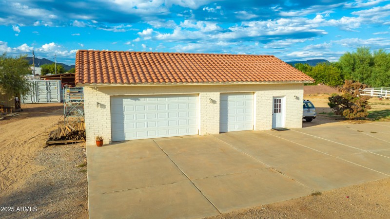 3 car garage