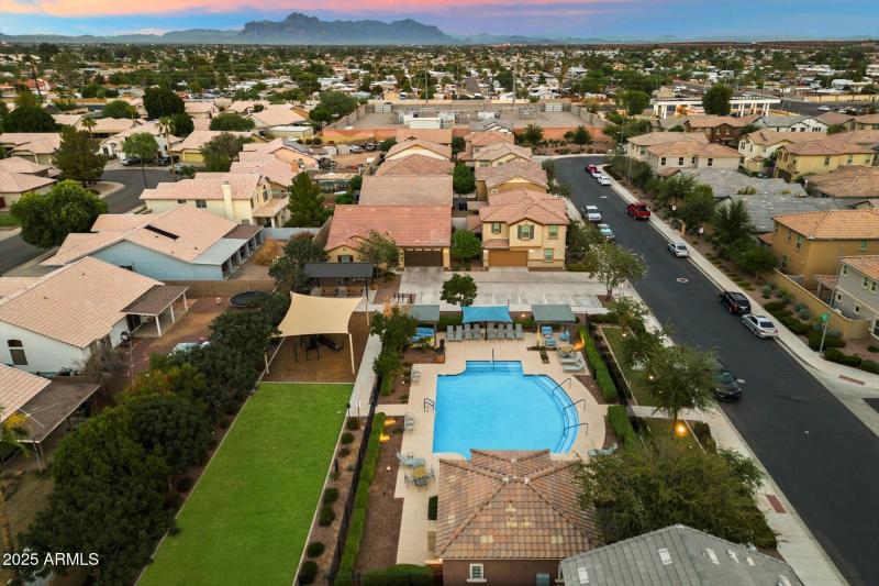 29-Community Pool _ Gazebos