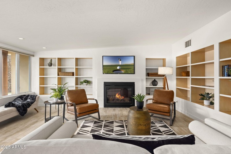 7024 E Orange Blossom Ln - 05