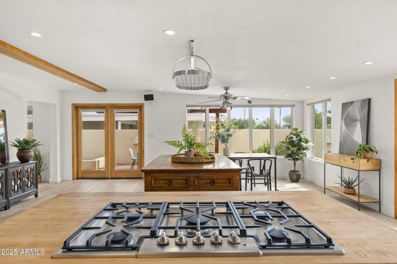 7024 E Orange Blossom Ln - 12