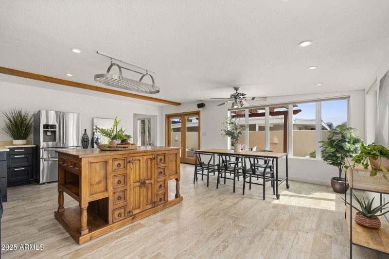7024 E Orange Blossom Ln - 13