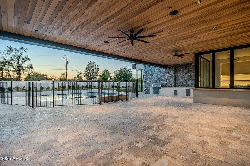 8E074BCD-C437-44D9-9CEE-B6406C592703