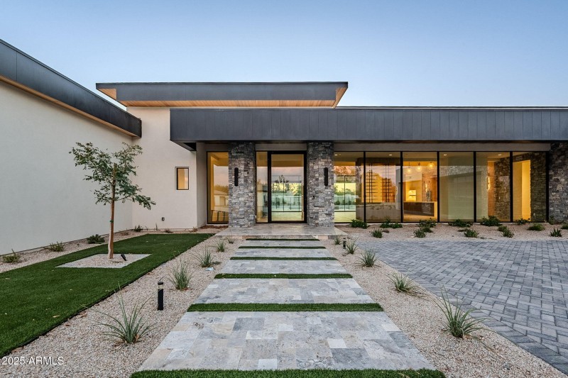 E1C40EF5-DAFE-42DF-8F73-805E18B8A07C