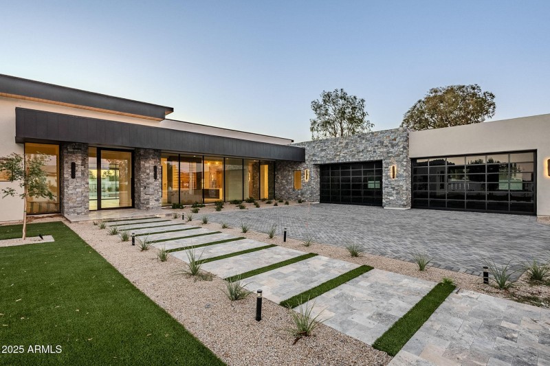 A21EE4AE-7FCC-4091-AB93-3C3FF32B62E8