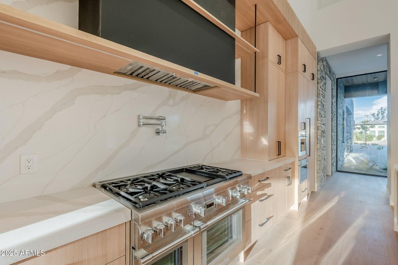 8315D56C-56C6-4FD5-8481-F5EEB036238E