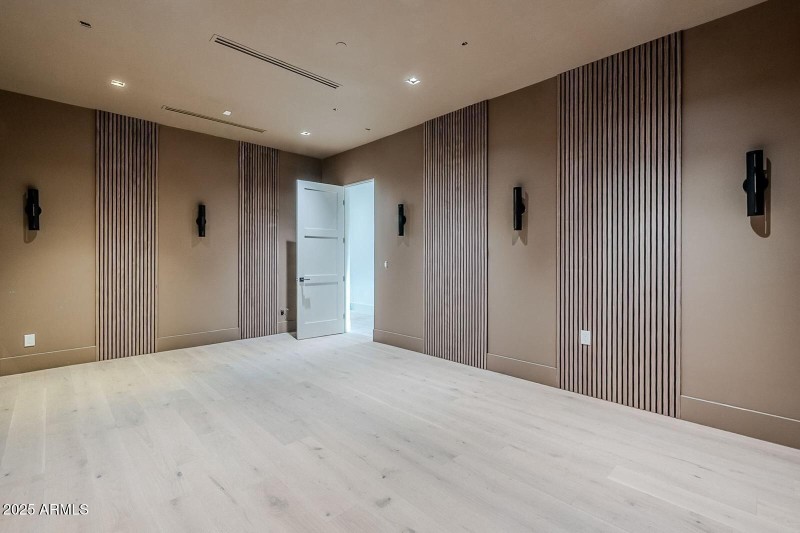 9A7F0E11-BFEF-4B9F-A892-810D447F6C6B