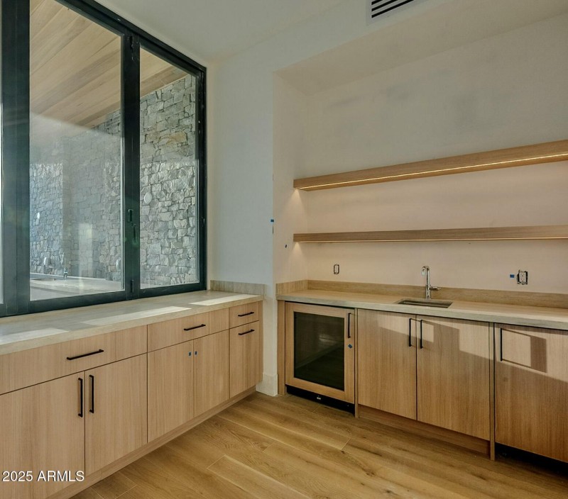 4CB18A9E-ACCA-4816-ACF1-F06433615A5C_1_2