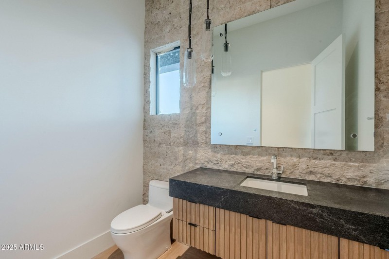 E234FBAA-62D4-4FB1-85B1-D5175531823A