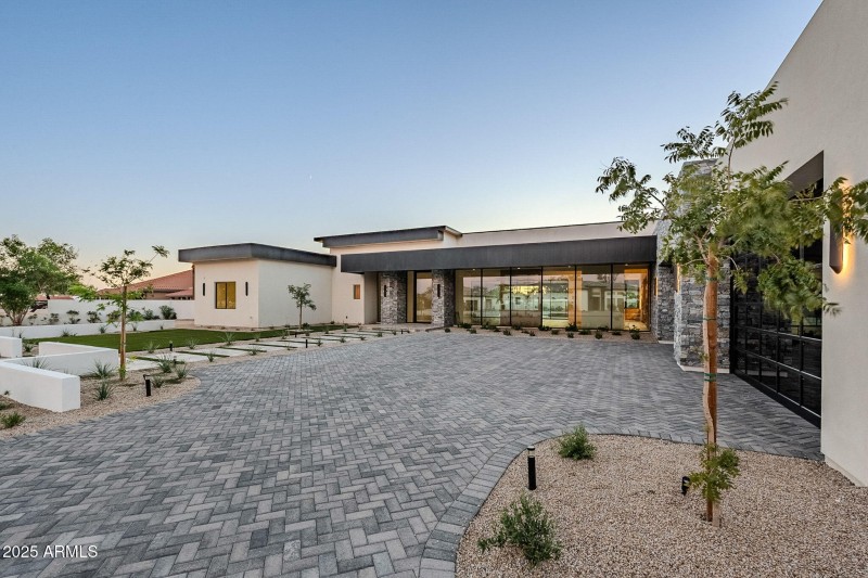 58EE79E2-800A-4A24-A31D-457A29E216EC