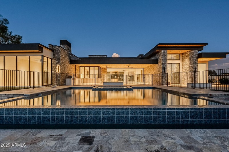 72305A51-12C3-4C87-98AA-F0E043C08C08