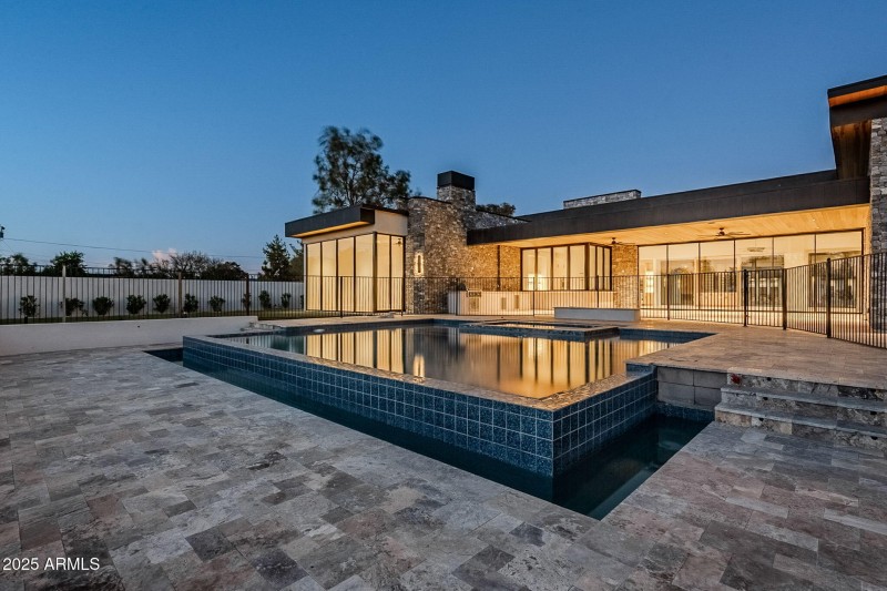 D4D33158-C25F-4C41-BC41-B00D1CC87577