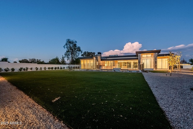 A86FF283-247C-4004-9E48-9F233E040F7E