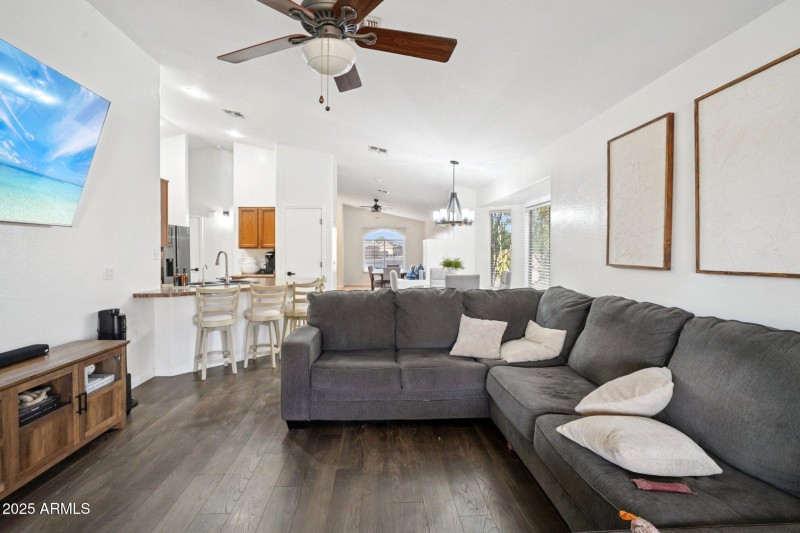 7-web-or-mls-W Two Guns Trail-S0910-007