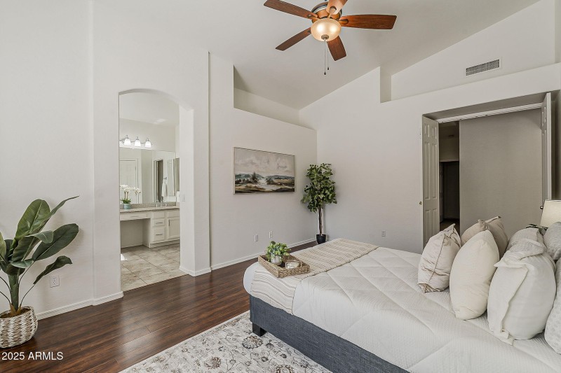 29-web-or-mls-Erie-28