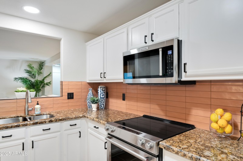 Electric Range & Built in Microwave