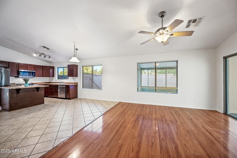 11-16223WPAPL-ocupix