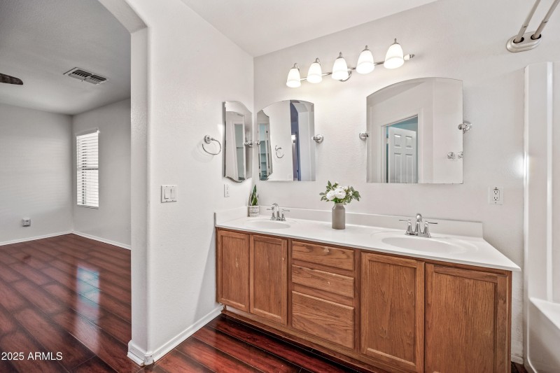 35-16223WPAPL-ocupix