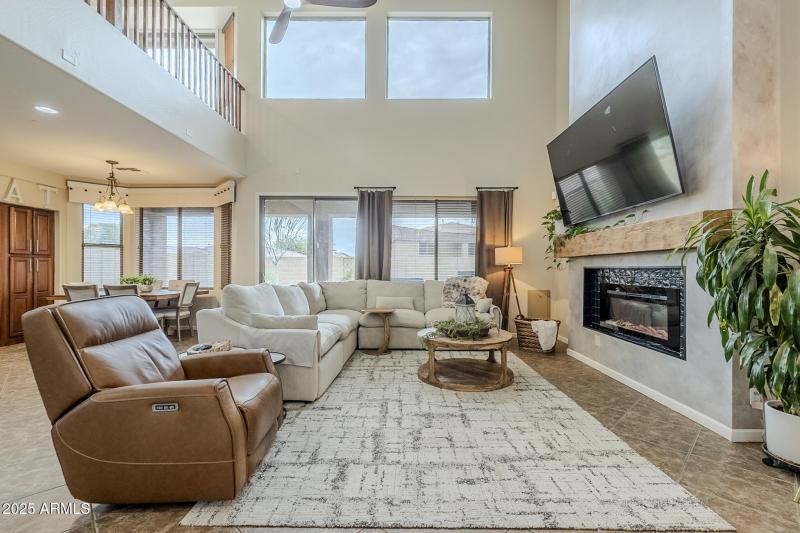21" Foot Ceilings!