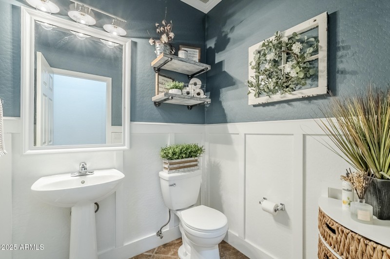 Hallbath Downstairs