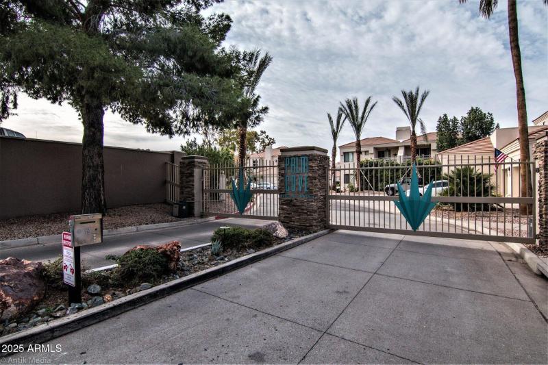 4-web-or-mls-Palm Cove Front gate