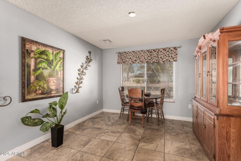 12 - Whispering Oaks 13043