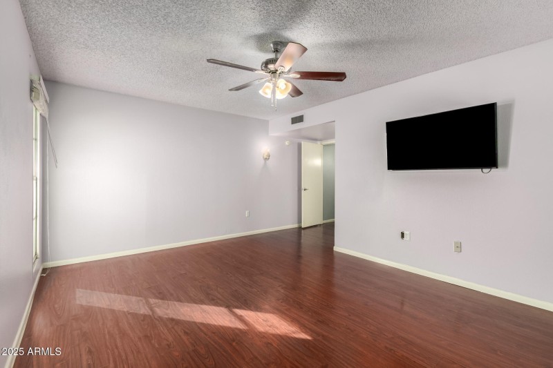 19 - Whispering Oaks 13043