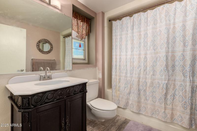 24 - Whispering Oaks 13043