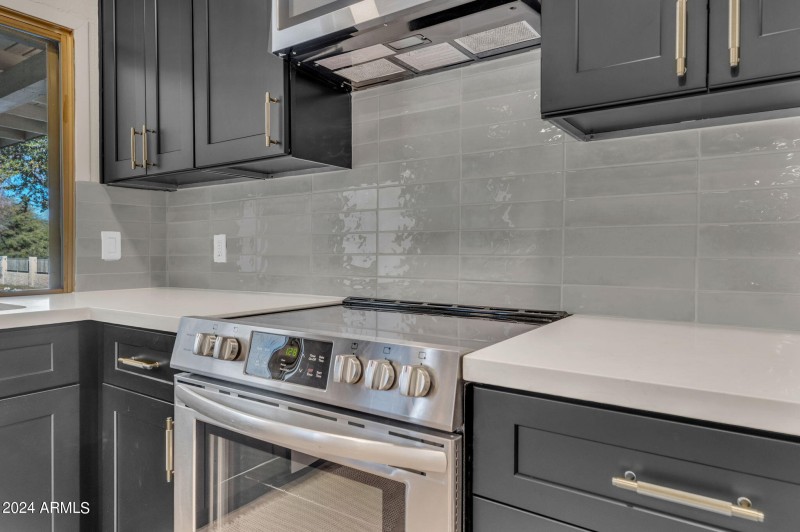 11-web-or-mls-2505 N 61st Way-11