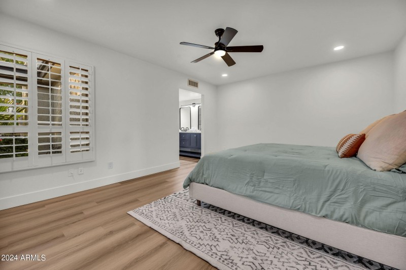 16-web-or-mls-2505 N 61st Way-16