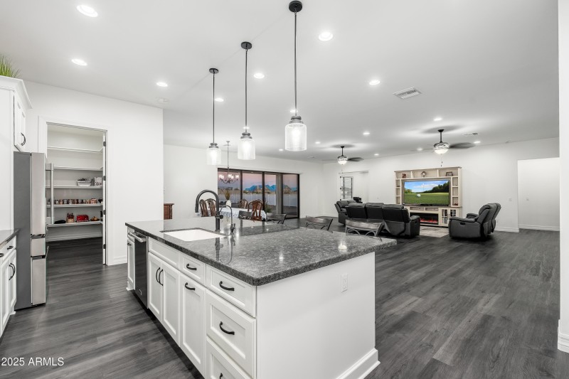 12-print-22801 E Galveston St, 10-07 - 1